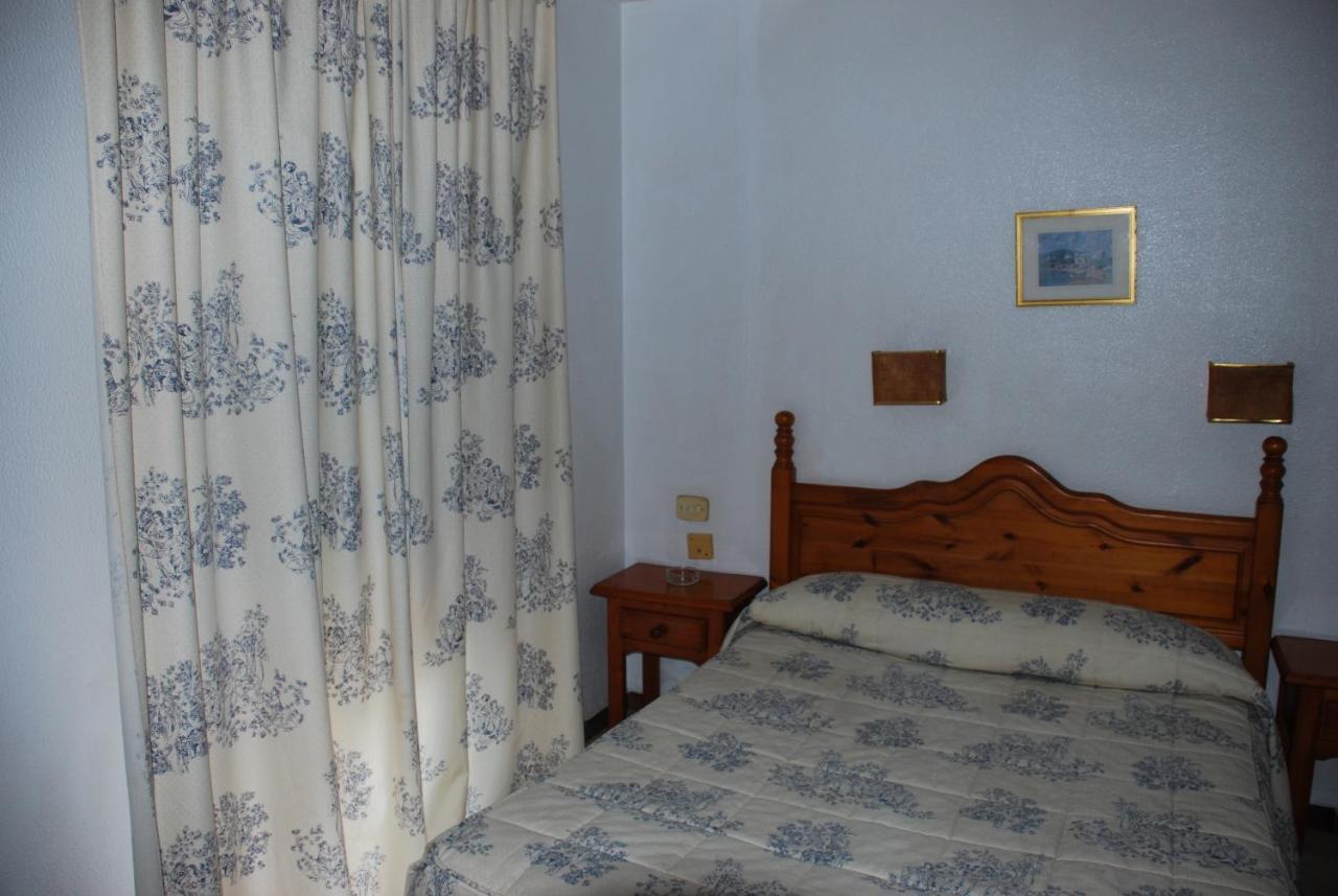 Pension Versalles Algeciras Szoba fotó